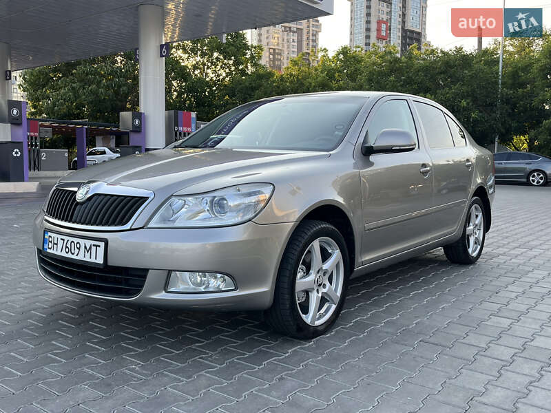 Лифтбек Skoda Octavia 2009 в Одессе