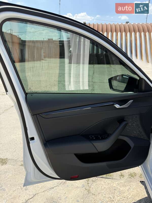 Лифтбек Skoda Octavia 2024 в Днепре