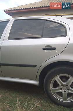 Лифтбек Skoda Octavia 1999 в 