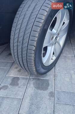 Универсал Skoda Octavia 2011 в 