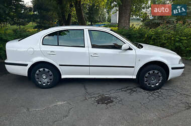 Лифтбек Skoda Octavia 2005 в 