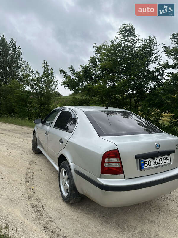 Лифтбек Skoda Octavia 2003 в Вишневце