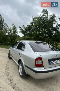 Лифтбек Skoda Octavia 2003 в 
