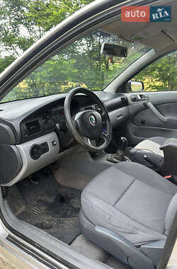 Лифтбек Skoda Octavia 2003 в 