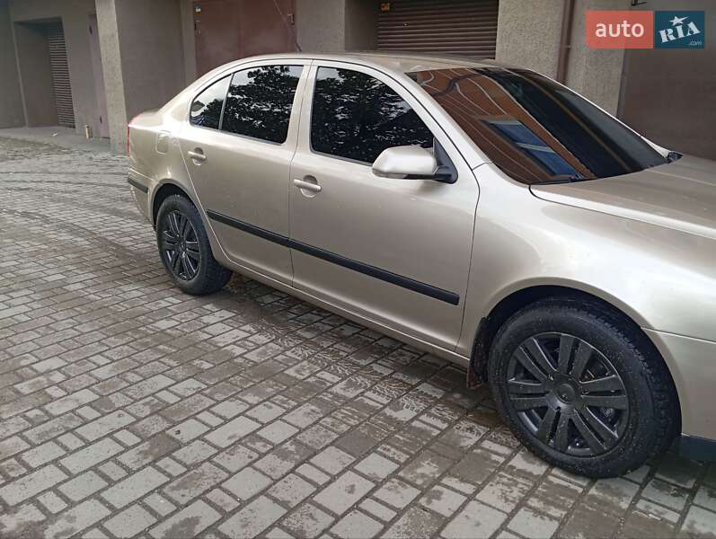 Лифтбек Skoda Octavia 2004 в Ивано-Франковске