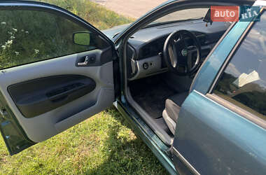 Лифтбек Skoda Octavia 1999 в 