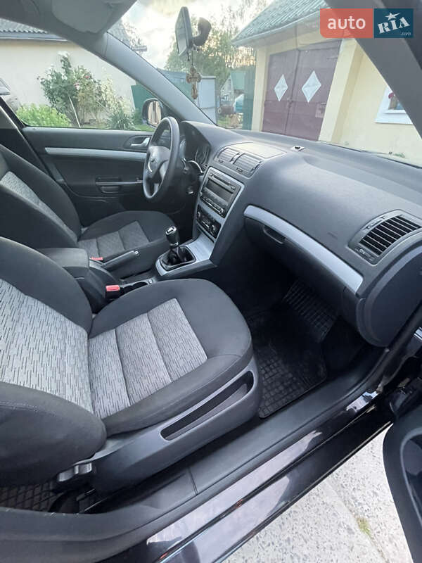 Универсал Skoda Octavia 2009 в Самборе