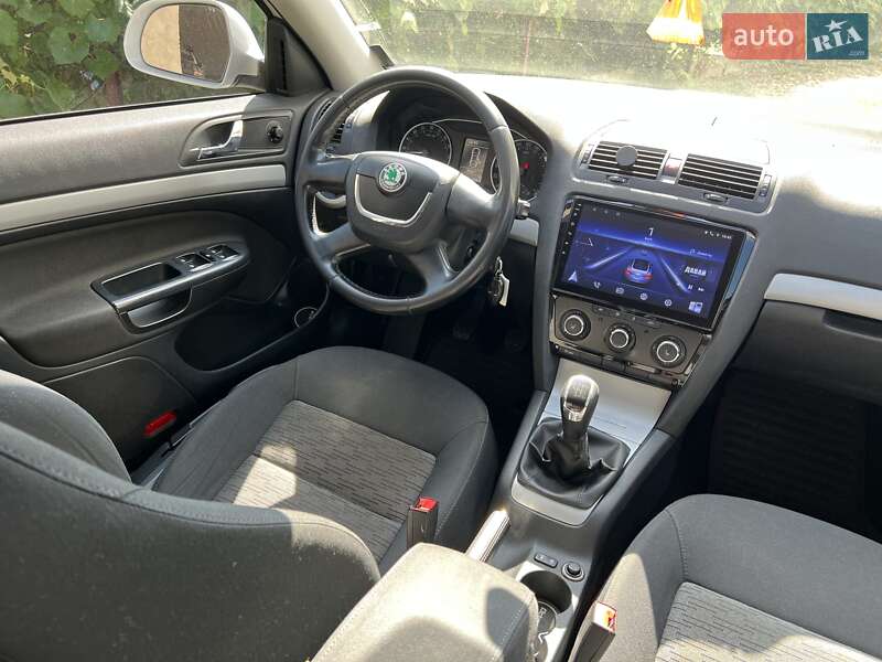 Универсал Skoda Octavia 2012 в Самборе
