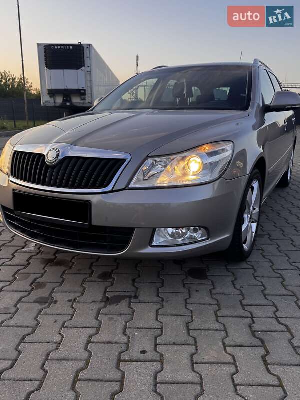 Универсал Skoda Octavia 2010 в 