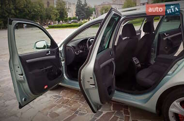 Универсал Skoda Octavia 2010 в 