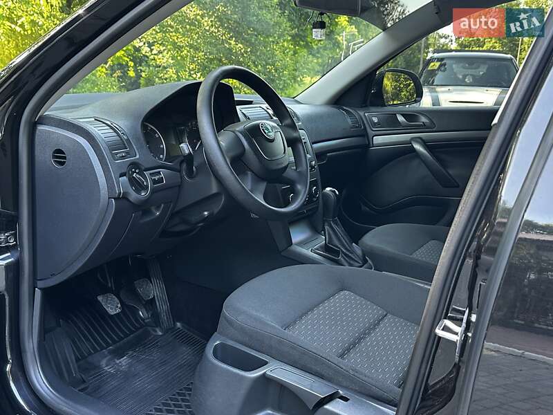 Універсал Skoda Octavia 2011 в Дрогобичі