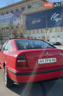Лифтбек Skoda Octavia 1998 в 