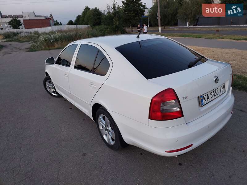 Лифтбек Skoda Octavia 2012 в Кропивницком