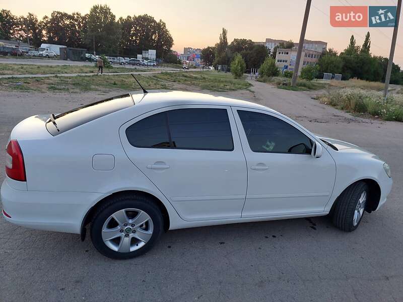 Лифтбек Skoda Octavia 2012 в Кропивницком