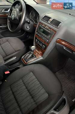 Лифтбек Skoda Octavia 2012 в 
