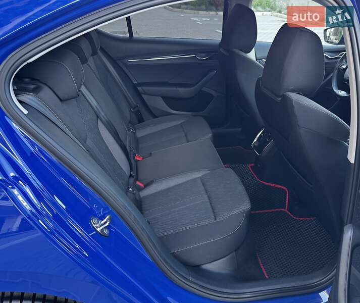Лифтбек Skoda Octavia 2021 в Киеве