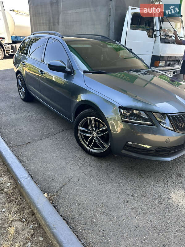 Универсал Skoda Octavia 2017 в Ужгороде
