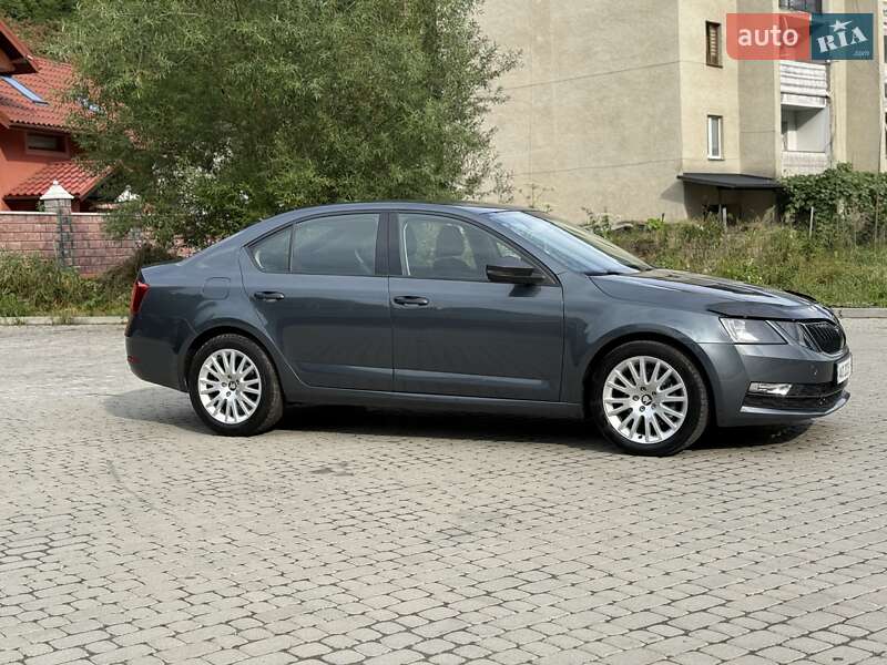 Лифтбек Skoda Octavia 2017 в Ужгороде