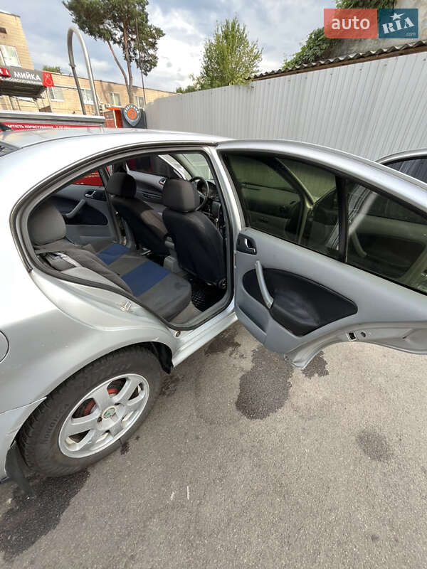 Лифтбек Skoda Octavia 1999 в Киеве