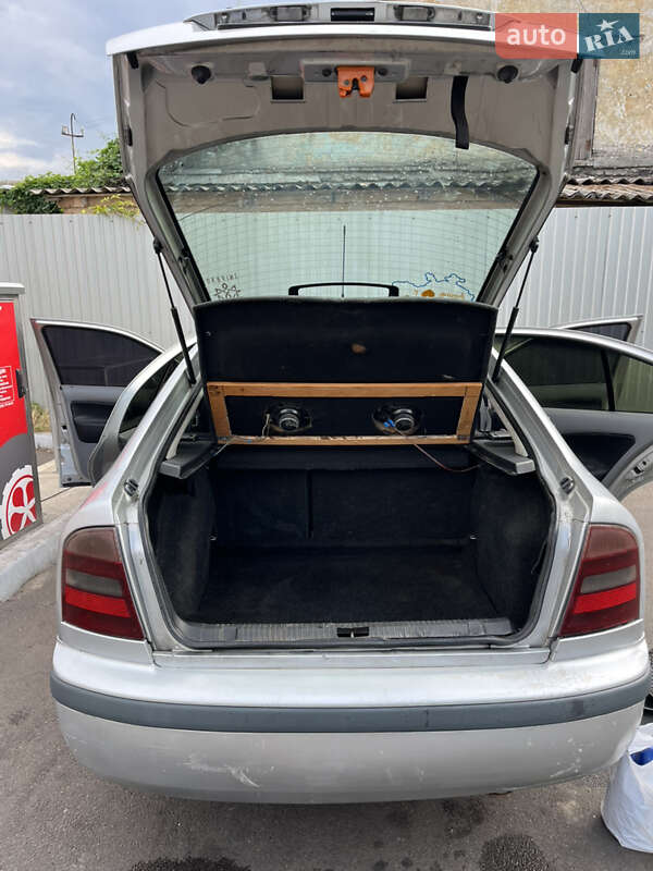 Лифтбек Skoda Octavia 1999 в Киеве