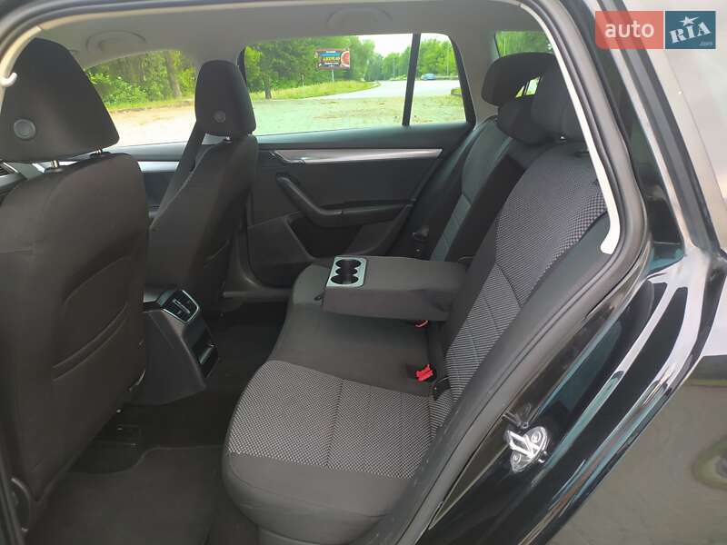 Универсал Skoda Octavia 2015 в Дубно