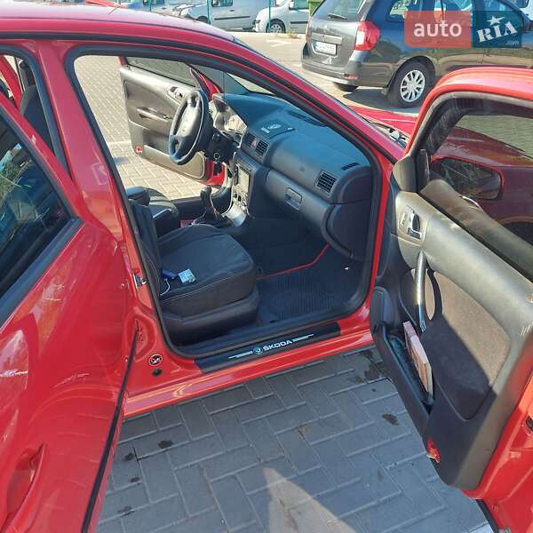 Лифтбек Skoda Octavia 2005 в Днепре