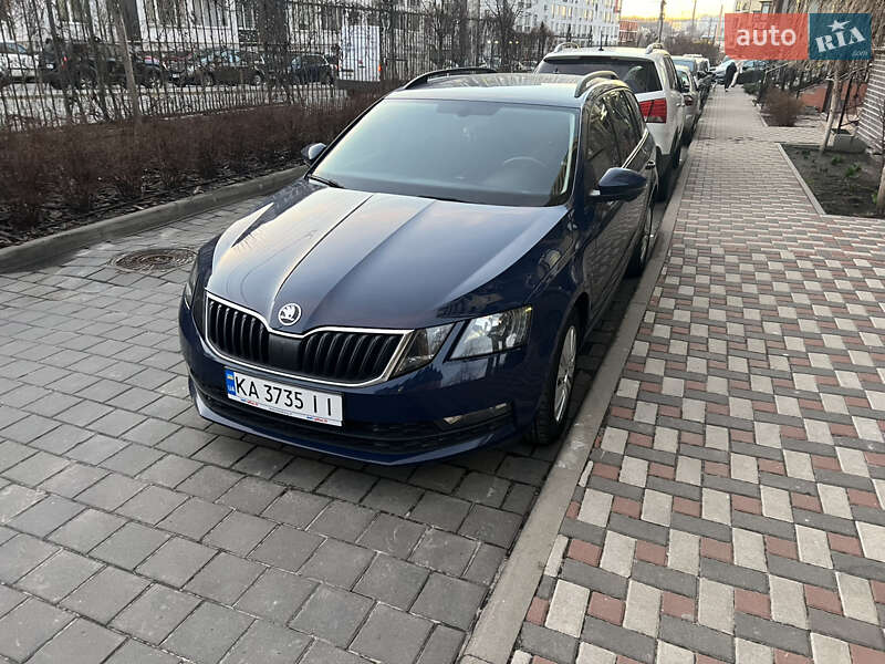 Универсал Skoda Octavia 2017 в Ирпене