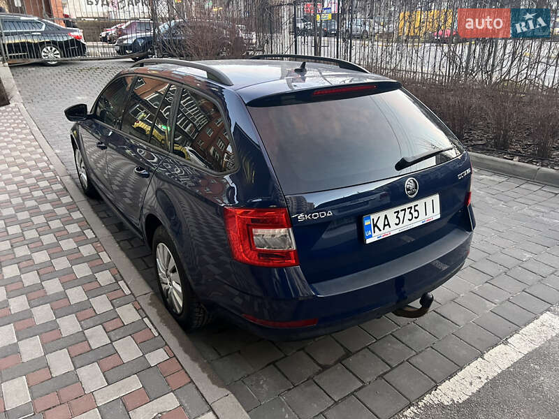 Универсал Skoda Octavia 2017 в Ирпене