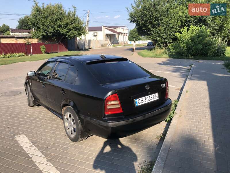 Лифтбек Skoda Octavia 2000 в Варве