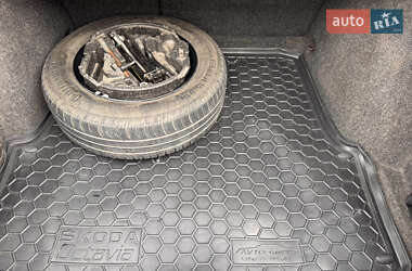 Лифтбек Skoda Octavia 2009 в 