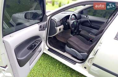 Лифтбек Skoda Octavia 1999 в 