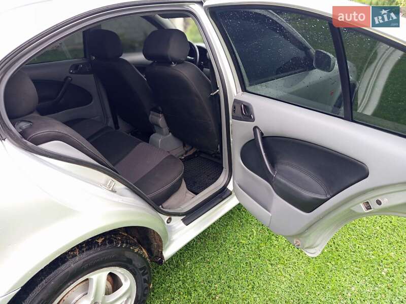 Ліфтбек Skoda Octavia 1999 в Новояворівську
