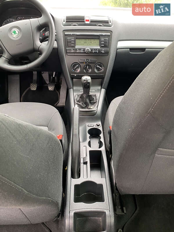 Ліфтбек Skoda Octavia 2008 в Ірпені