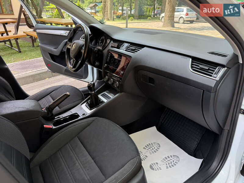 Универсал Skoda Octavia 2017 в Дрогобыче