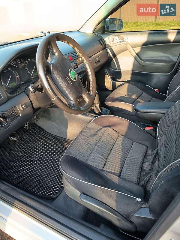 Лифтбек Skoda Octavia 2001 в Попельне