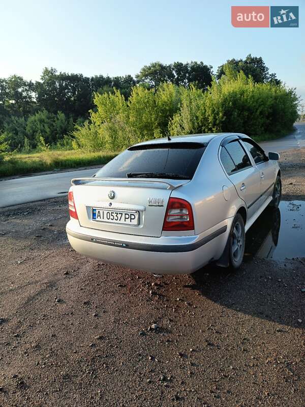 Лифтбек Skoda Octavia 2001 в Попельне