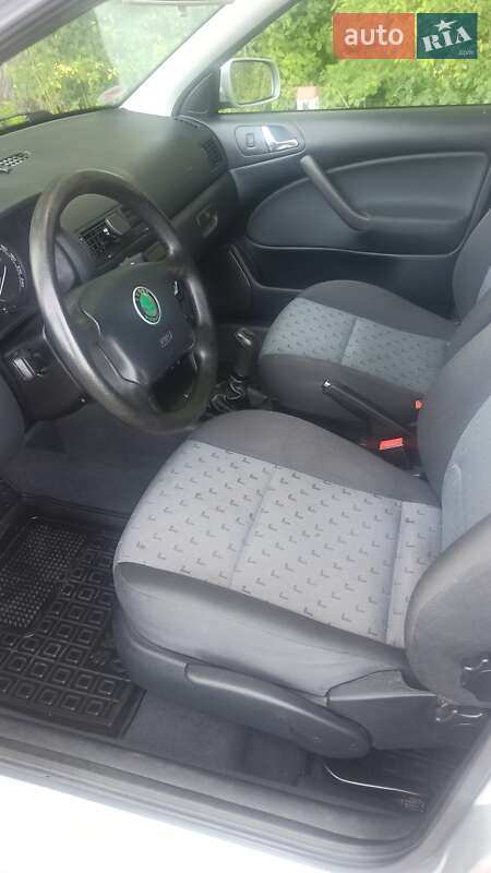 Лифтбек Skoda Octavia 2002 в Виннице