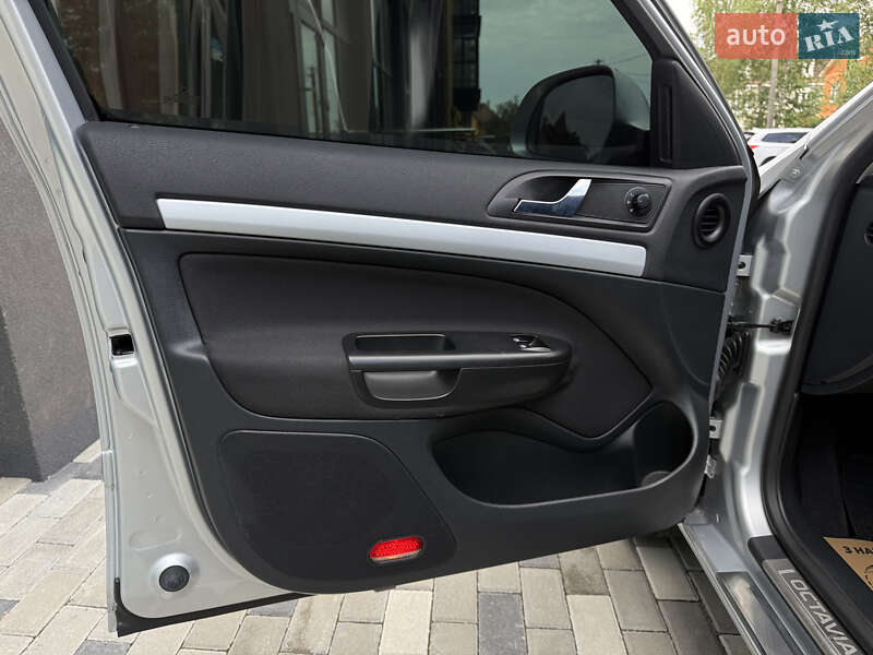 Универсал Skoda Octavia 2010 в Полтаве