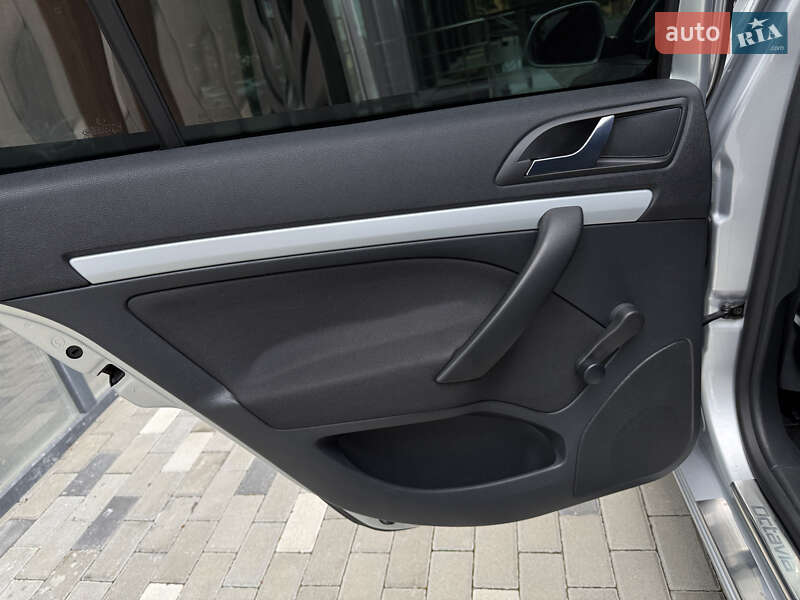 Универсал Skoda Octavia 2010 в Полтаве