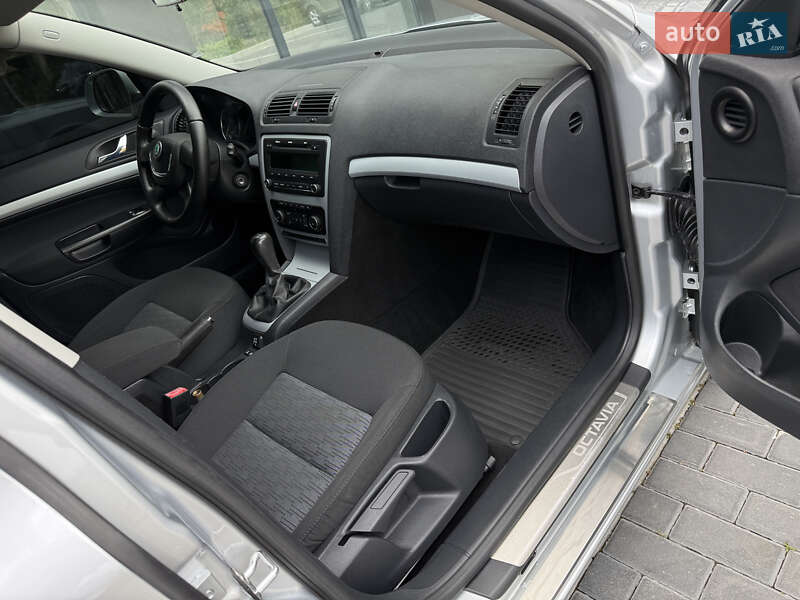 Универсал Skoda Octavia 2010 в Полтаве