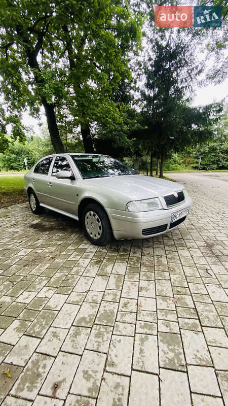 Лифтбек Skoda Octavia 2004 в Львове