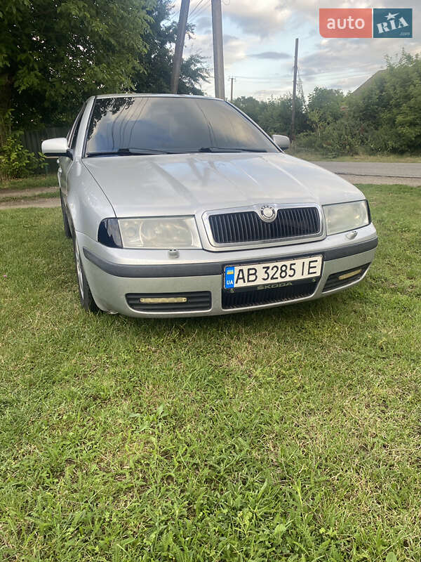 Лифтбек Skoda Octavia 2003 в Браиловом