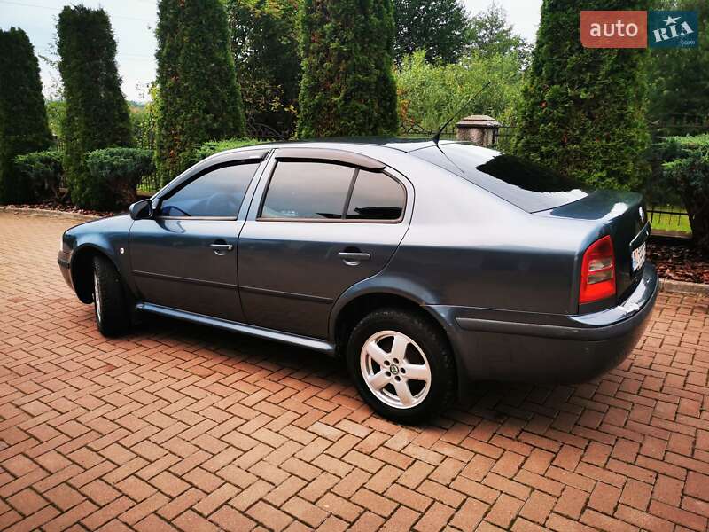 Лифтбек Skoda Octavia 2004 в Косове