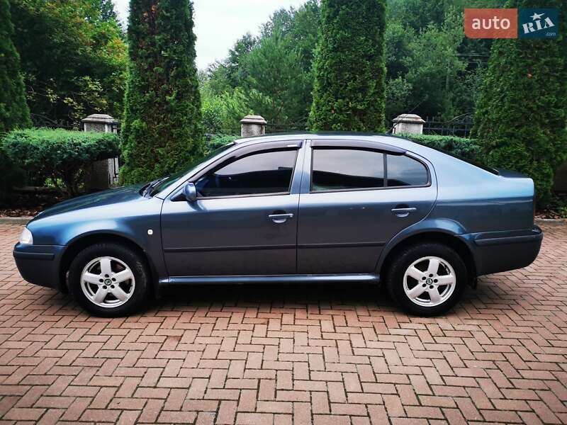 Лифтбек Skoda Octavia 2004 в Косове