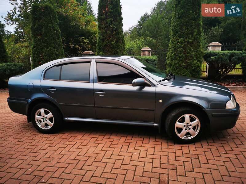 Лифтбек Skoda Octavia 2004 в Косове
