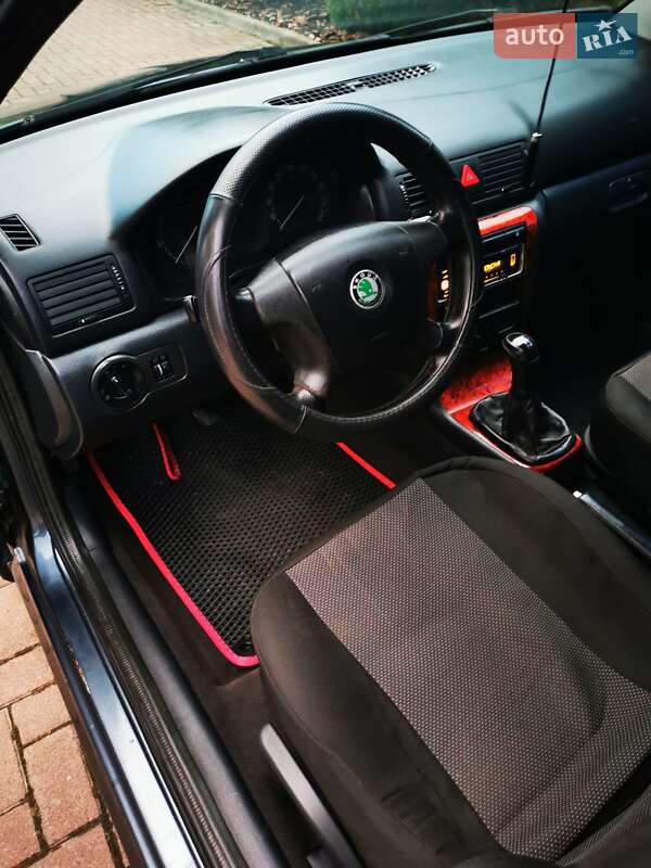 Лифтбек Skoda Octavia 2004 в Косове