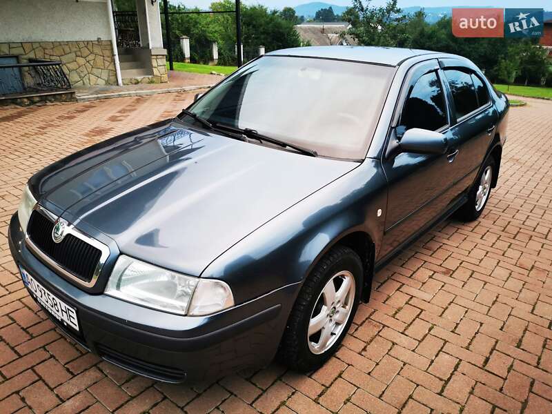 Лифтбек Skoda Octavia 2004 в Косове