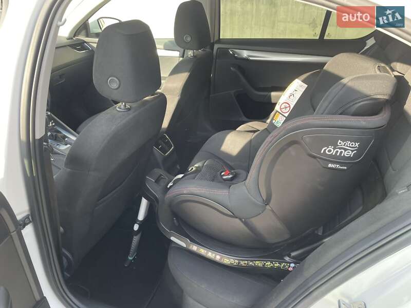 Лифтбек Skoda Octavia 2015 в Львове