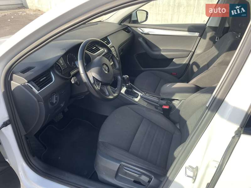 Лифтбек Skoda Octavia 2015 в Львове