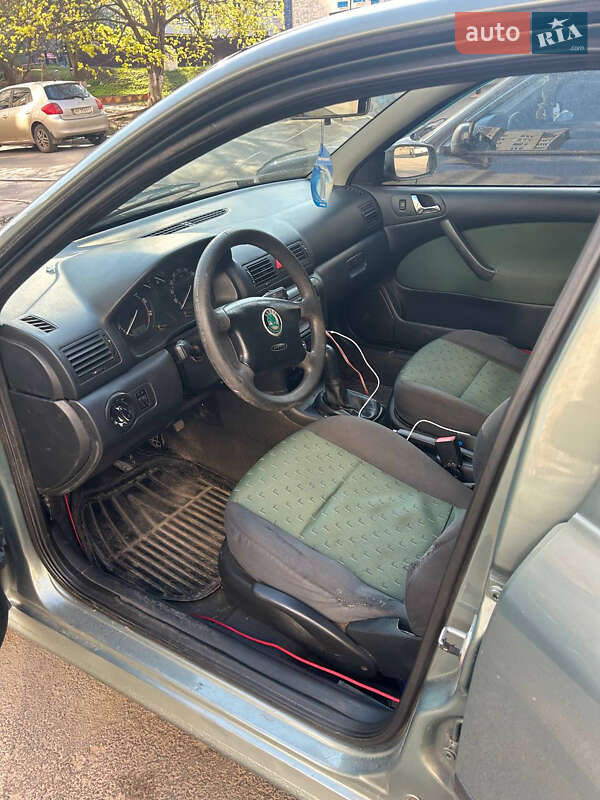 Лифтбек Skoda Octavia 2002 в Харькове